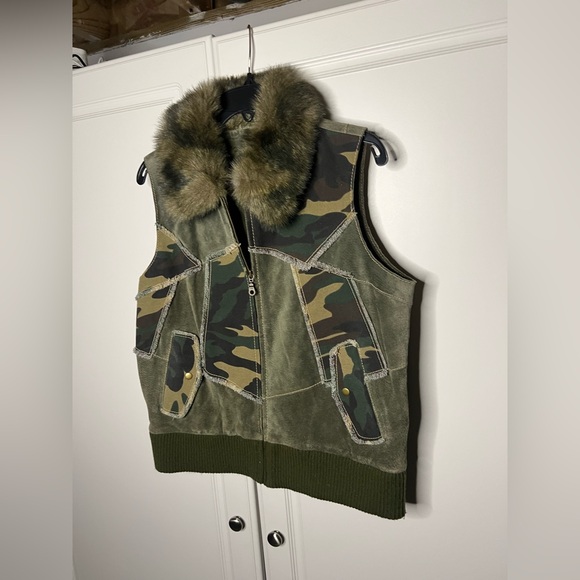 Wilsons Leather Suede Patchwork Camo Vest w/ Faux Fur Collar - Picture 3 of 12